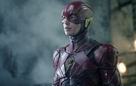 Ezra Miller Berjumpa Dengan Eksekutif WB Untuk Selamatkan The Flash (Berita The Flash: The Movie)